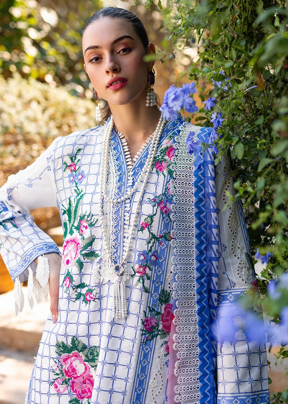 Te Amo Luxury Lawn '24 by Mushq | BELLA BELLEZA
